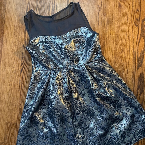 Silver & navy brocade dress w/ chiffon top.Cocktail length.Perfect for holiday! - Picture 1 of 1